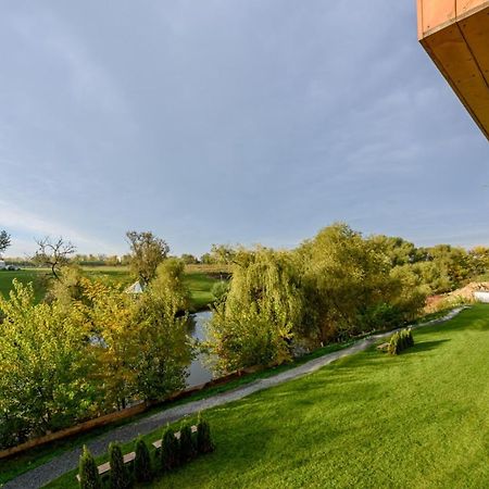 Il Lago - Turquoise - Cozy Luxurious Smart Home By The Lake Voluntari Exteriör bild
