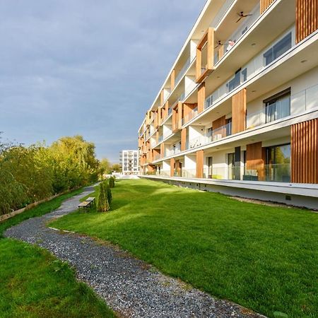Il Lago - Turquoise - Cozy Luxurious Smart Home By The Lake Voluntari Exteriör bild