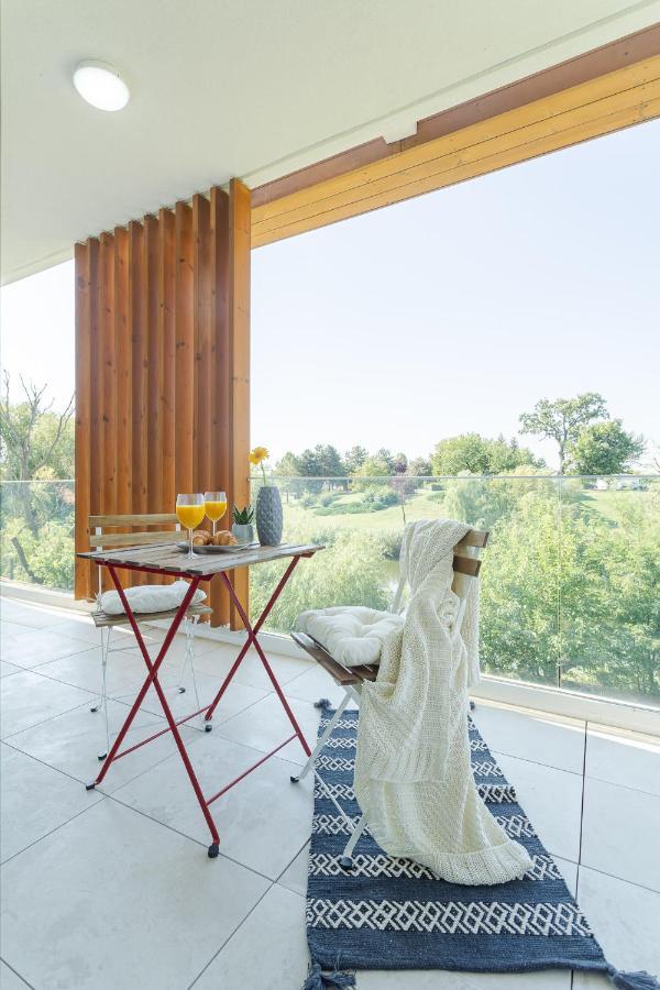 Il Lago - Turquoise - Cozy Luxurious Smart Home By The Lake Voluntari Exteriör bild