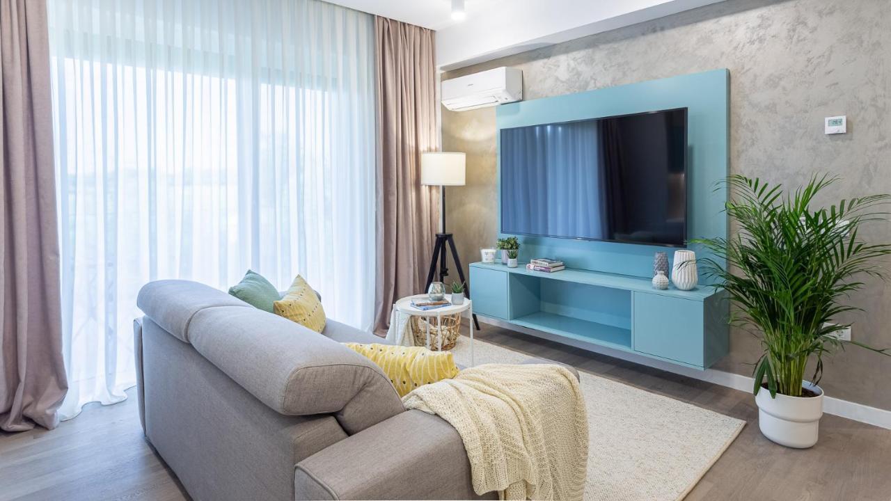 Il Lago - Turquoise - Cozy Luxurious Smart Home By The Lake Voluntari Exteriör bild